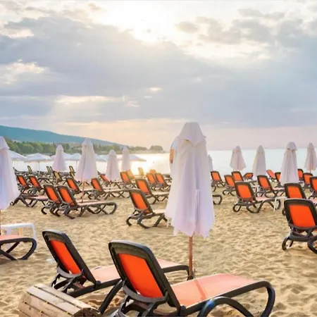 Paradiso 'в' 408 Private * Nesebar